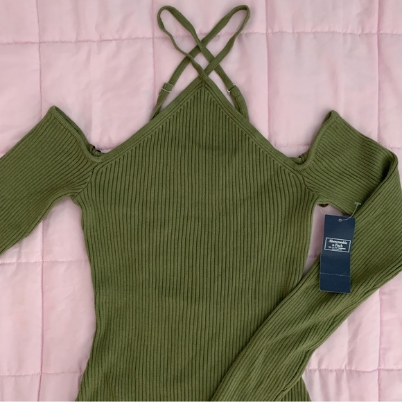 NWT Abercrombie and Fitch strappy halter sweater bodysuit size small - Picture 3 of 6